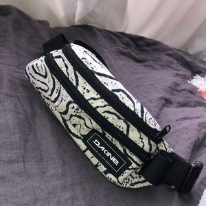 Dakine Fanny pack